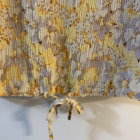 NWT Peach Puff Cropped Yellow/Tan Summer Blouse - Picture 4 of 6